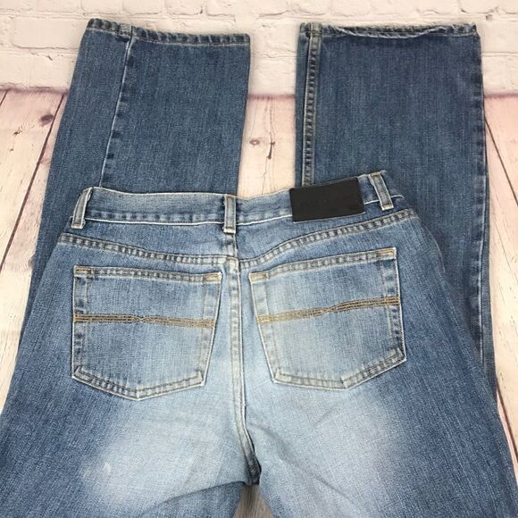 9/10- Express destructed straight mid rise… - Picture 3 of 8